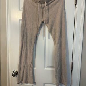 NWOT Barefoot Dreams WOMENS Beige loungers